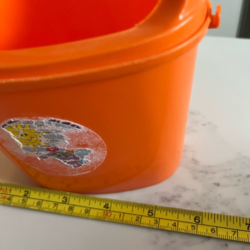 Fabulous water & sand toys. These are smaller in size - great for younger kids - Picture 10 of 12